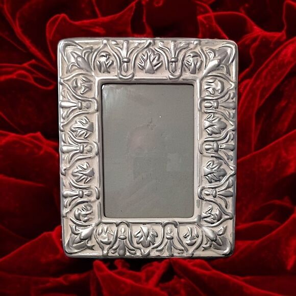 Ornate Picture Frame Ceramic Silver White Wash Detail 5x7 Victorian Deco Style - Picture 15 of 16